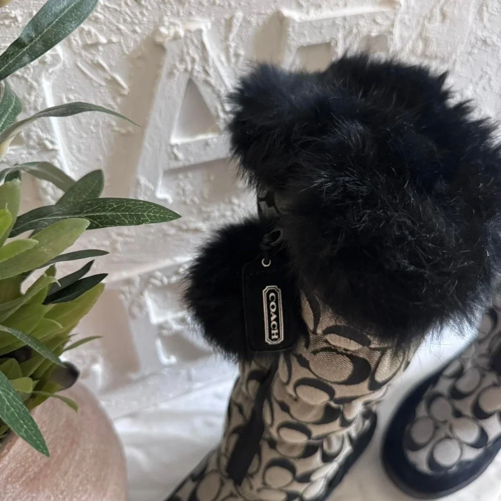 Coach Theona Signature snow boots